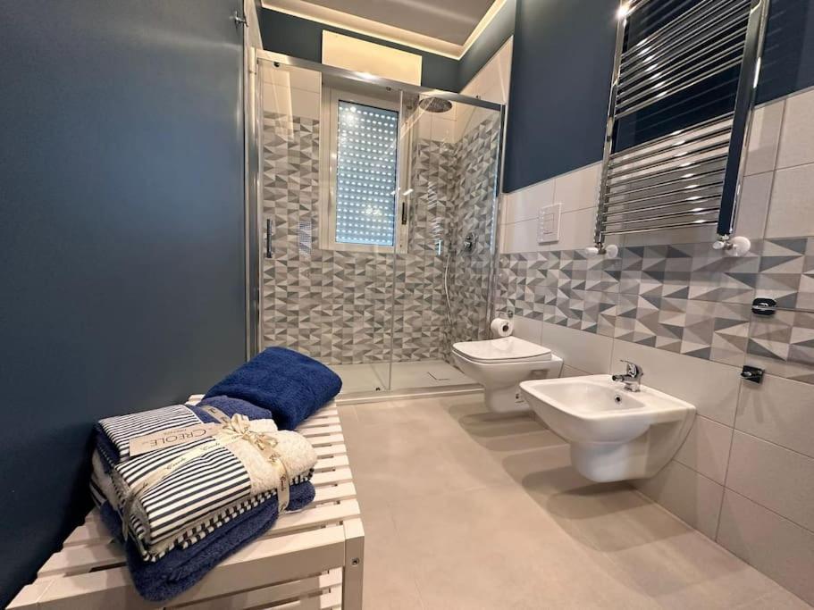 Faro Sul Mare Luxury Apartment - Zona Fiera Bari Zewnętrze zdjęcie