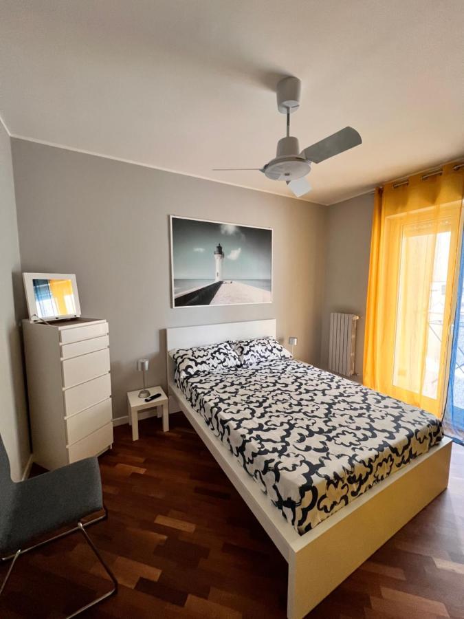 Faro Sul Mare Luxury Apartment - Zona Fiera Bari Zewnętrze zdjęcie