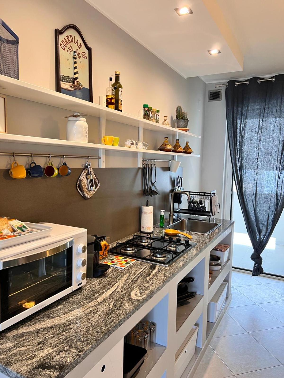 Faro Sul Mare Luxury Apartment - Zona Fiera Bari Zewnętrze zdjęcie