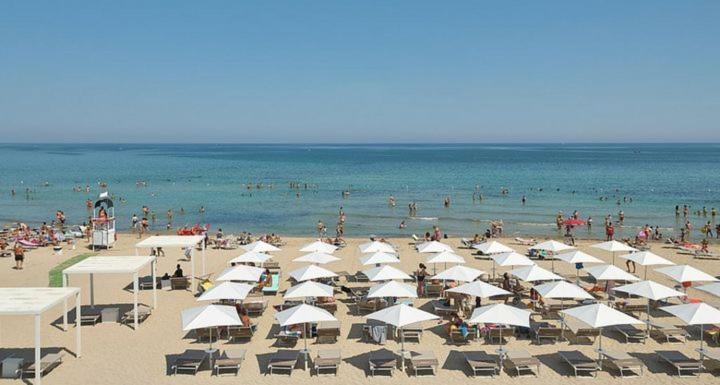 Faro Sul Mare Luxury Apartment - Zona Fiera Bari Zewnętrze zdjęcie