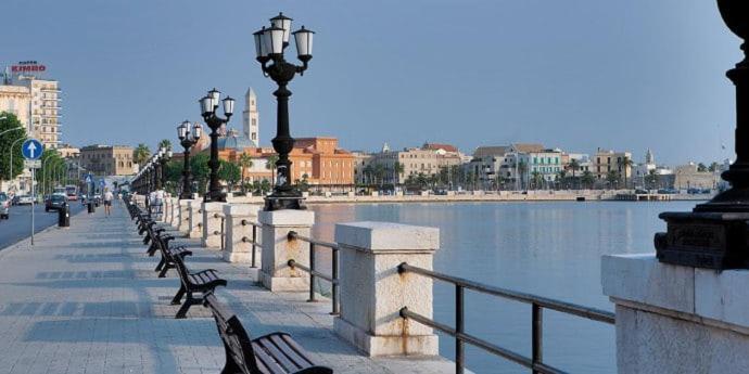 Faro Sul Mare Luxury Apartment - Zona Fiera Bari Zewnętrze zdjęcie